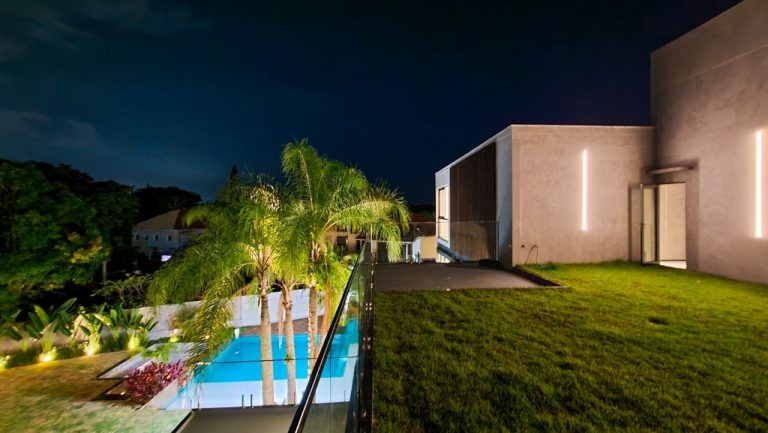 Casa Triplex Condomínio Mansões Barra Da Tijuca