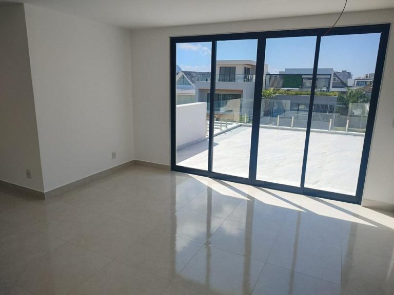 LINDA CASA TRIPLEX NO CONDOMÍNIO RIVIERA DEL SOL RECREIO DOS BSNDEIRANTES