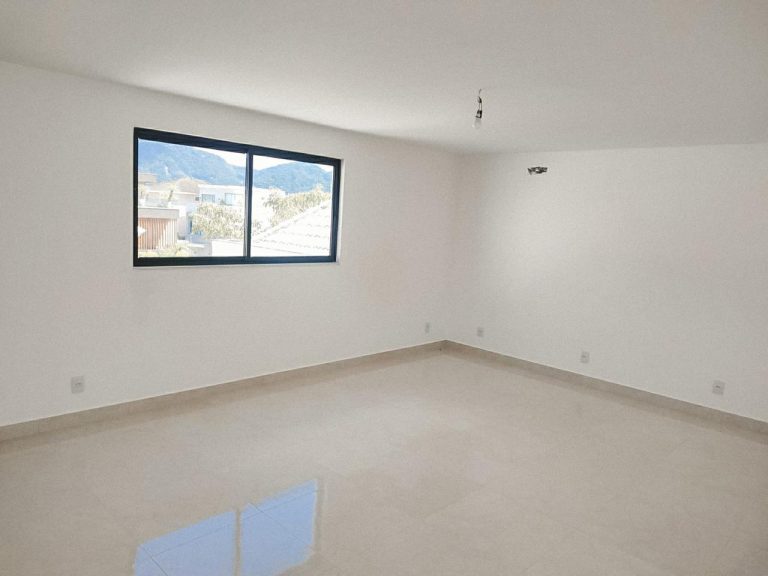 LINDA CASA TRIPLEX NO CONDOMÍNIO RIVIERA DEL SOL RECREIO DOS BSNDEIRANTES