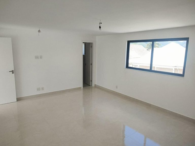 LINDA CASA TRIPLEX NO CONDOMÍNIO RIVIERA DEL SOL RECREIO DOS BSNDEIRANTES