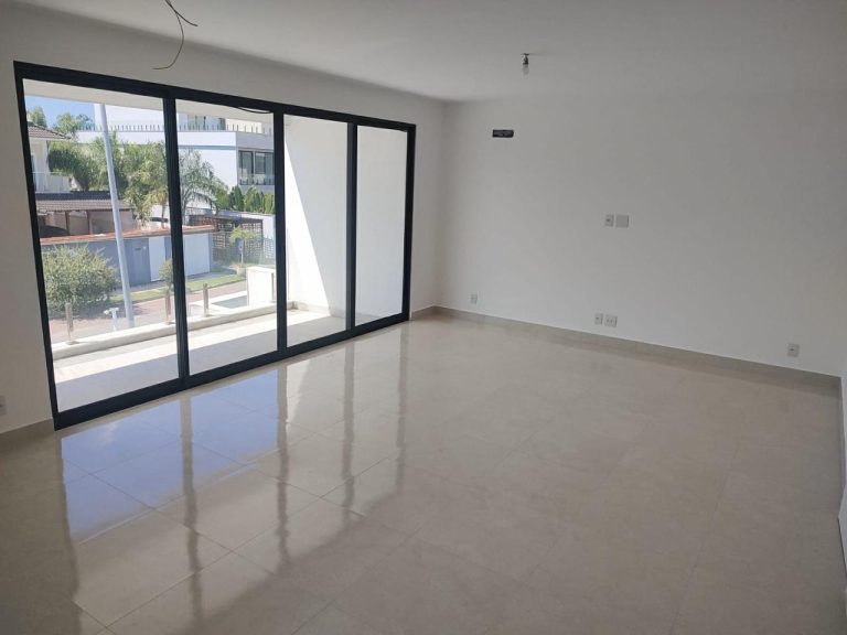 LINDA CASA TRIPLEX NO CONDOMÍNIO RIVIERA DEL SOL RECREIO DOS BSNDEIRANTES