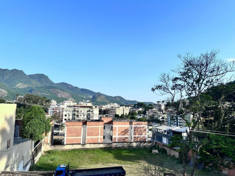 LINDA CASA DUPLEX NA FREGUESIA JACAREPAGUÁ