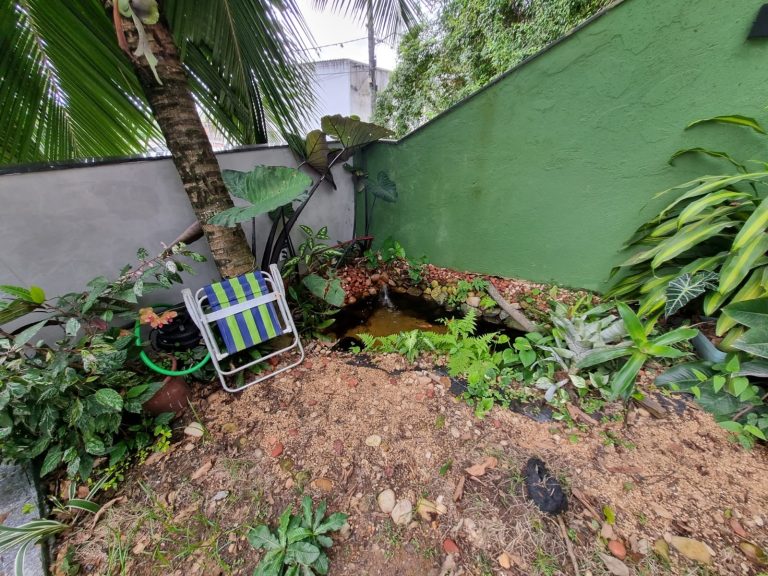 LINDA CASA EM MEIO A NATUREZA COND: BELA FLORESTA VARGEM PEQUENA