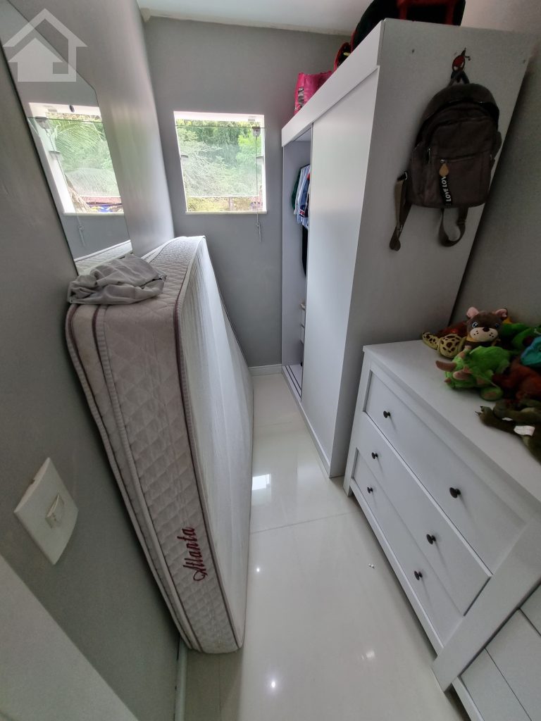 LINDA CASA TRIPLEX NO CONDOMÍNIO BELA FLORESTA VARGEM PEQUENA