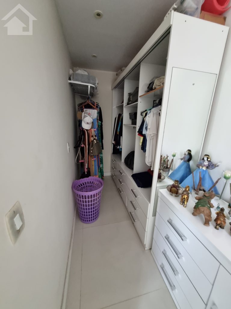 LINDA CASA TRIPLEX NO CONDOMÍNIO BELA FLORESTA VARGEM PEQUENA