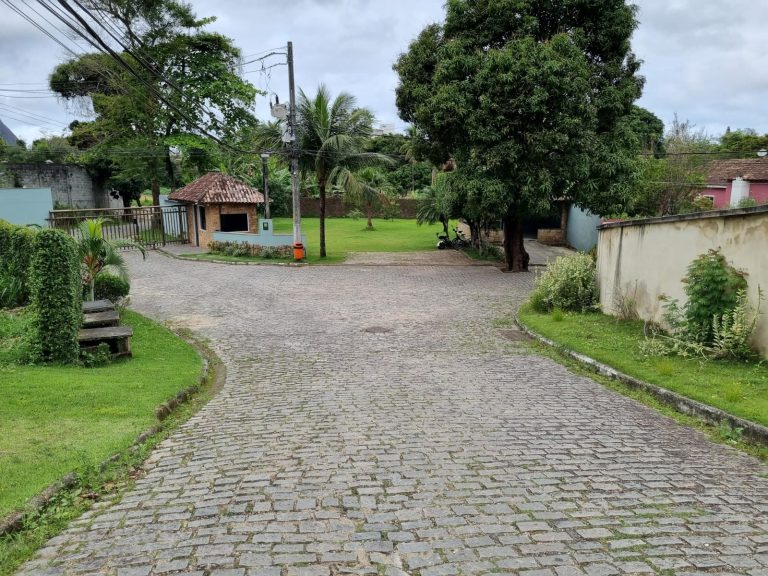 LINDA CASA EM MEIO A NATUREZA COND: BELA FLORESTA VARGEM PEQUENA